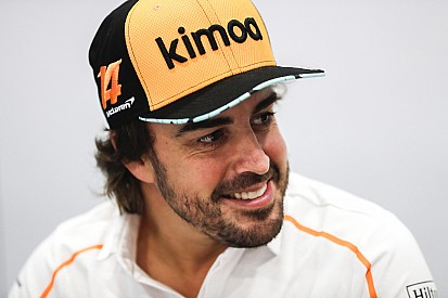 El misterio entre Fernando Alonso y Jimmie Johnson se pone serio