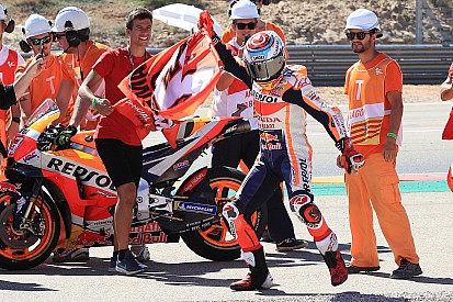 Galería: la caída de Lorenzo, la celebración de Márquez y las mejores fotos del GP de Aragón