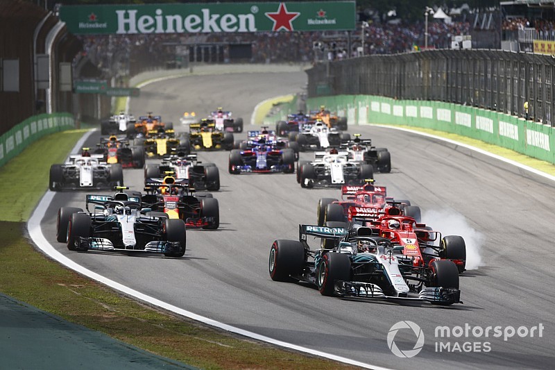 Hamilton nyerte a végtelenül izgalmas Brazil Nagydíjat, miután Ocon kiütötte a vezető Verstappent