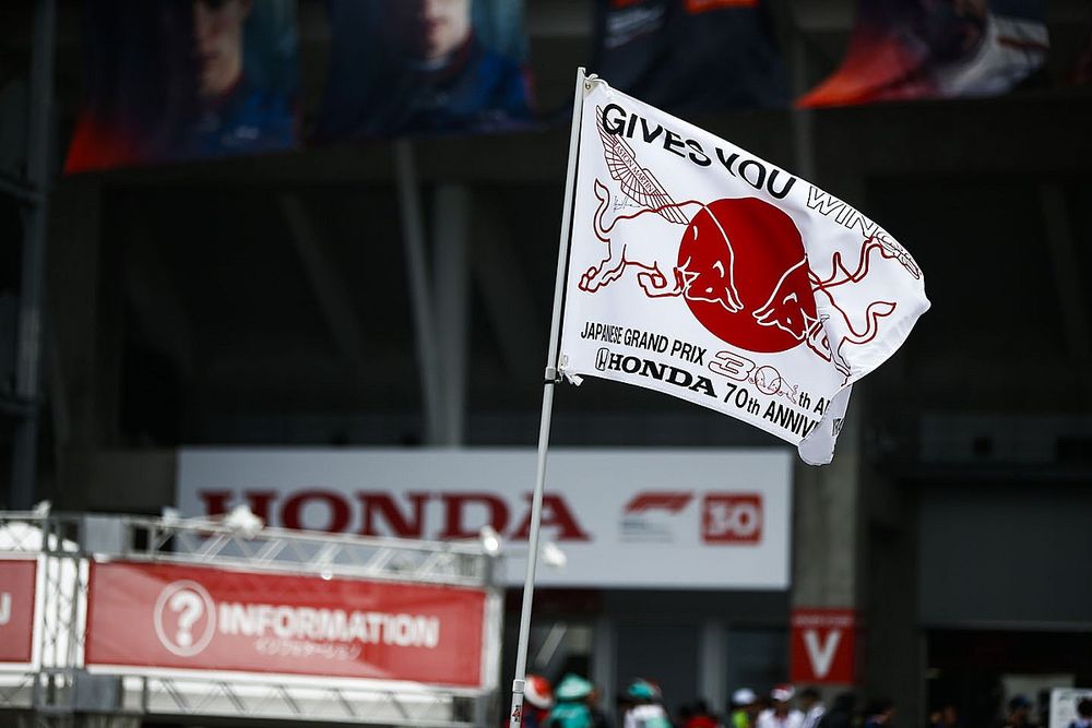 A flag commemorating 30 years of the Japanese Grand Prix at Suzuka