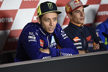 Rossi can't accept "his moment is over", says Honda boss