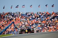 F1: Verstappen destaca "sensação maravilhosa" da pole em casa e desejo de "terminar amanhã o que começou hoje"