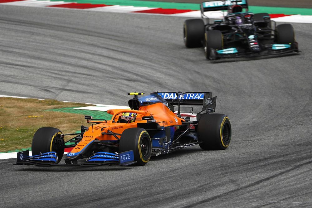 Lando Norris, McLaren MCL35M, Lewis Hamilton, Mercedes W12