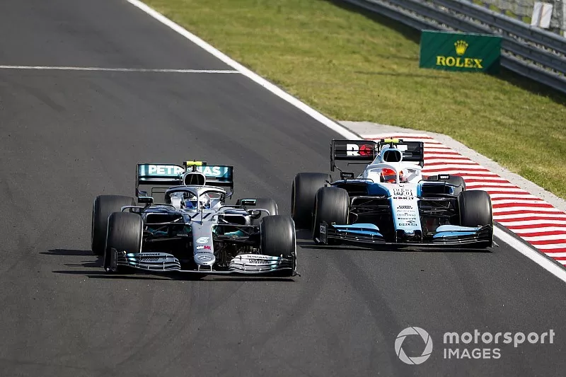 Valtteri Bottas, Mercedes AMG W10, Robert Kubica, Williams FW42