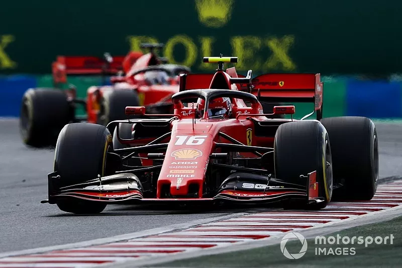 Charles Leclerc, Ferrari SF90, devant Sebastian Vettel, Ferrari SF90