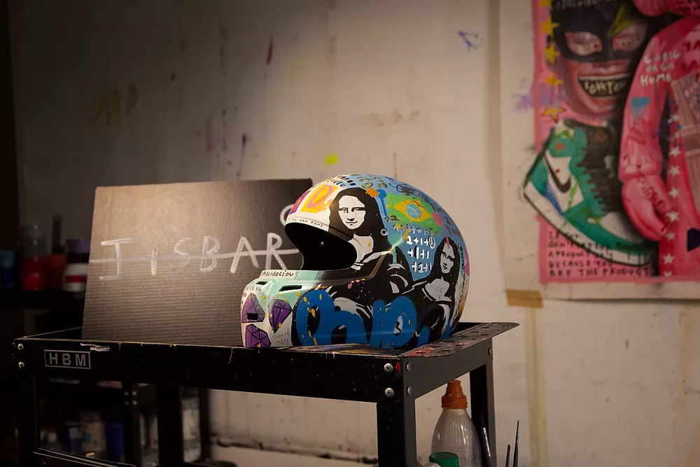 Pipo Derani divulga a&ccedil;&atilde;o especial com o artista franc&ecirc;s Jisbar
