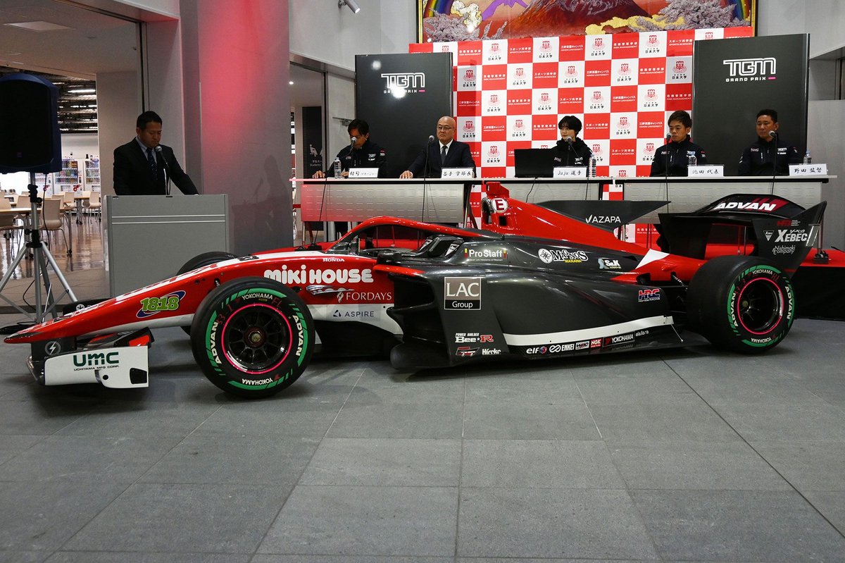注目の女性ドライバーJujuのスーパーフォーミュラ車両カラー