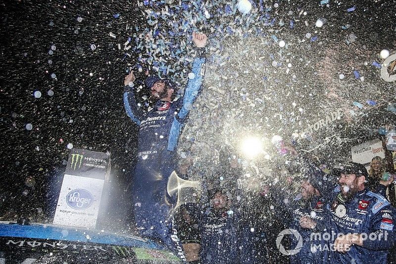 Race winner Martin Truex Jr., Joe Gibbs Racing, Toyota Camry Auto Owners Insurance