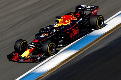 Red Bull mostra frustração com decisão de motor de Ricciardo