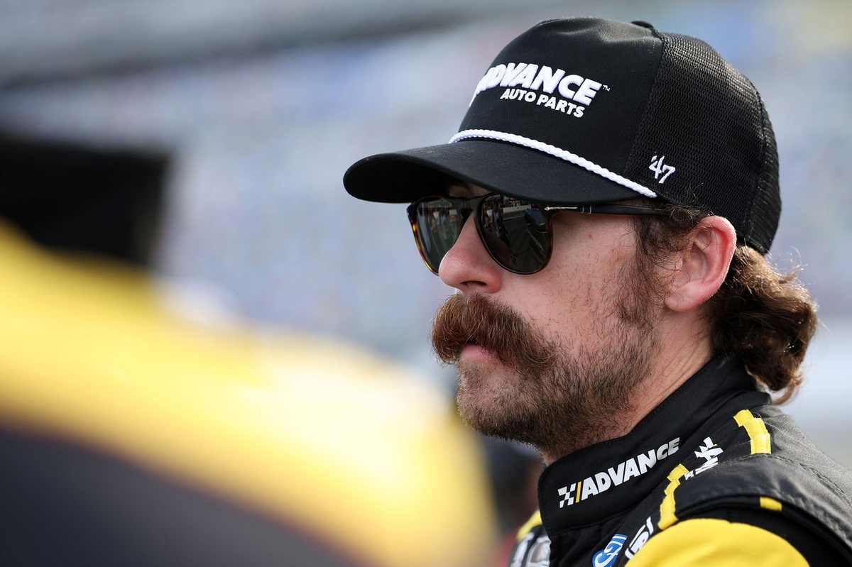 Ryan Blaney Expresses Anger After Collision with Ricky Stenhouse Jr. at Daytona