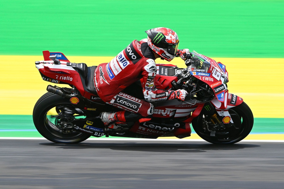 Bagnaia insiste sur ses progrès : "J'ai juste beaucoup de mal en course"