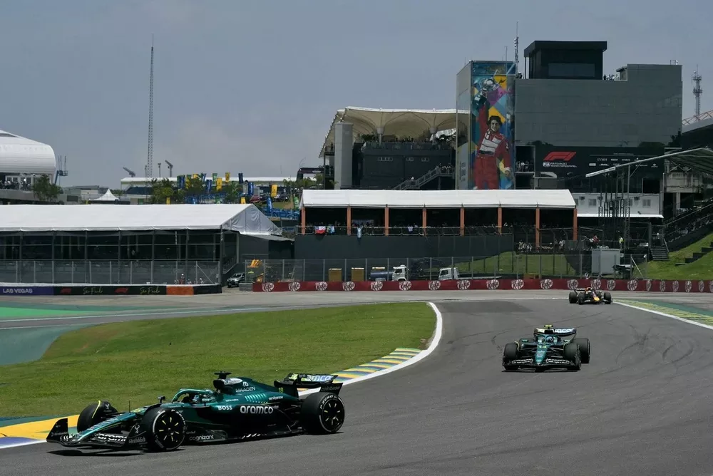 Max Verstappen, Red Bull Racing, Lance Stroll, Aston Martin Racing, Fernando Alonso, Aston Martin Racing