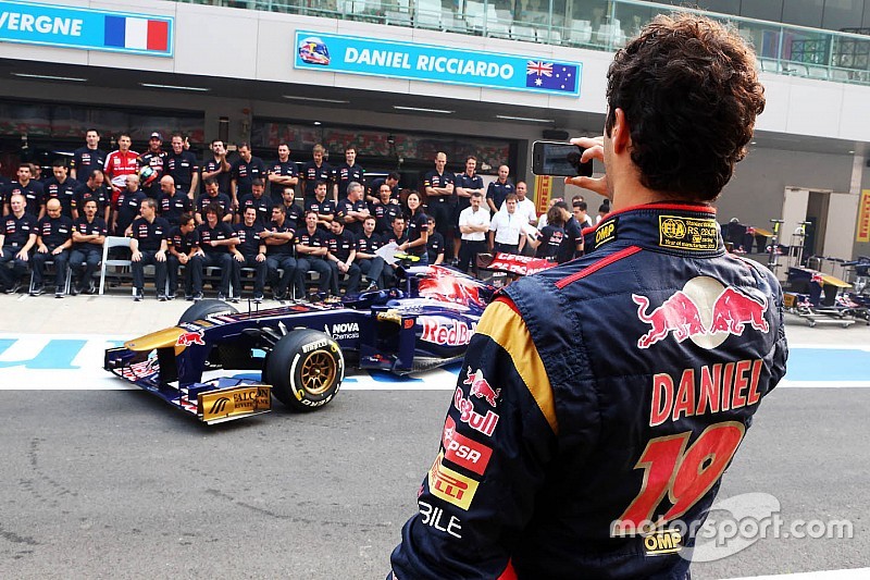Хорнер рассказал о сомнениях Red Bull перед переводом Риккардо из Toro Rosso