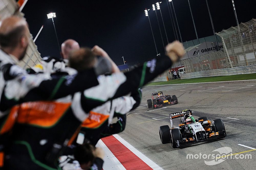 Tercer lugar de Sergio P&eacute;rez, Sahara Force India F1 VJM07 celebra como le pasa a su equipo