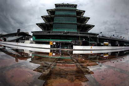 Gordon hat Indianapolis im Griff: Brickyard 400 erst am Montag