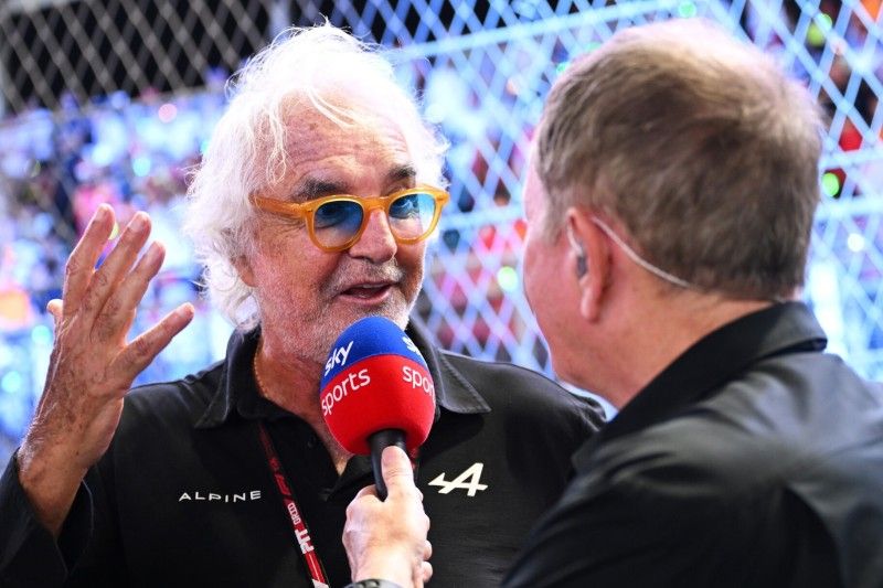 flavio-briatore-bei-alpine-teamchef-ohne-teamchef-zu-sein-25051506.jpg