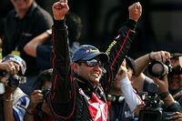 Montoya y Magnussen ganan carreras virtuales de leyenda