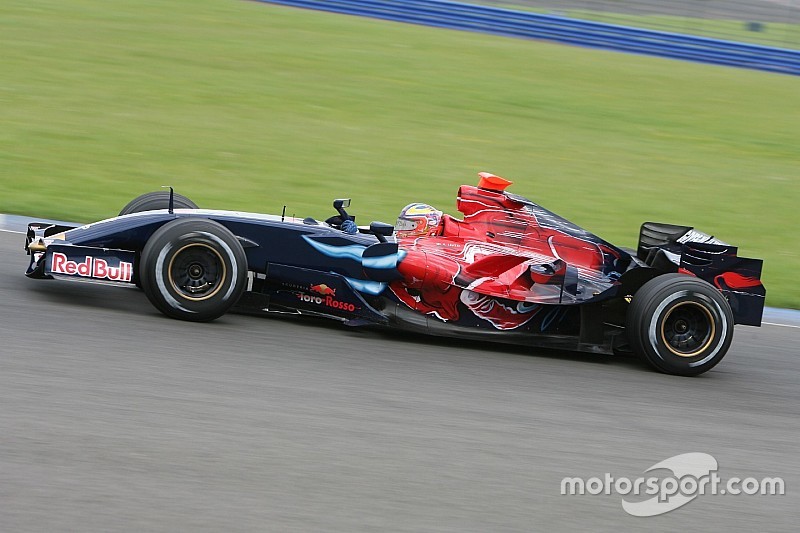 GALERÍA: Todos los autos de F1 de Toro Rosso desde 2006
