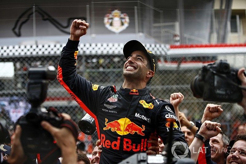 Daniel Ricciardo, Red Bull Racing, celebrates victory