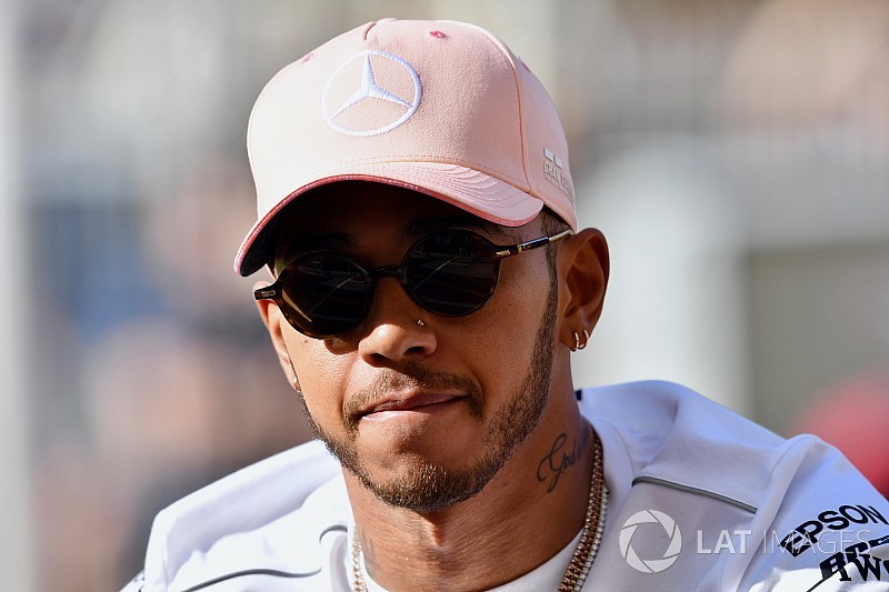 Hamilton vreest moeilijk weekend in Canada na uitstel motorupdate