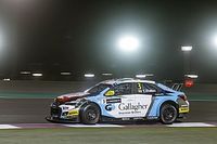 Chilton gana en Qatar y Bjork amplía su liderato en el WTCC