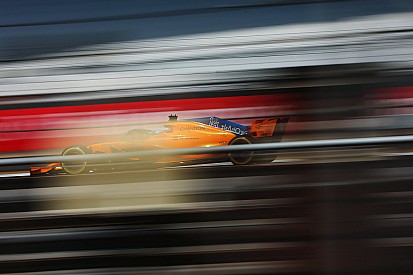 A legjobb belsőkamerás videók a Brit Nagydíjról: Hamilton, Räikkönen, Alonso...