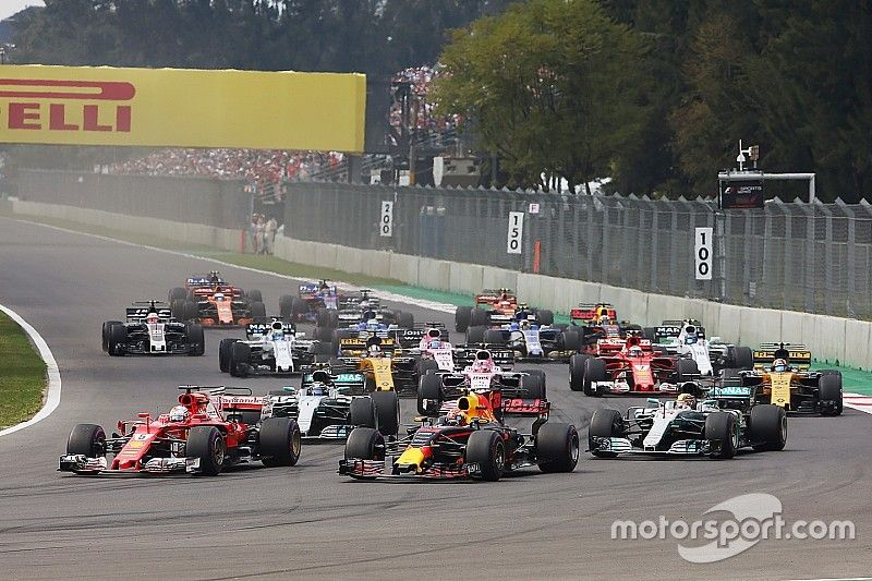 Sebastian Vettel, Ferrari SF70H, Max Verstappen, Red Bull Racing RB13, Lewis Hamilton, Mercedes AMG F1 W08, Valtteri Bottas, Mercedes AMG F1 W08, Esteban Ocon, Sahara Force India F1 VJM10, Carlos Sainz Jr., Renault Sport F1 Team RS17. and Kimi Raikkonen, Ferrari SF70H at the start