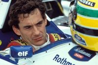 VÍDEO: Assessora de Senna reafirma que piloto morreu no carro e manobra de Ecclestone para impedir cancelamento de GP