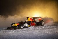 VIDEO: Verstappen pilota Red Bull no gelo austr&iacute;aco; veja onboard