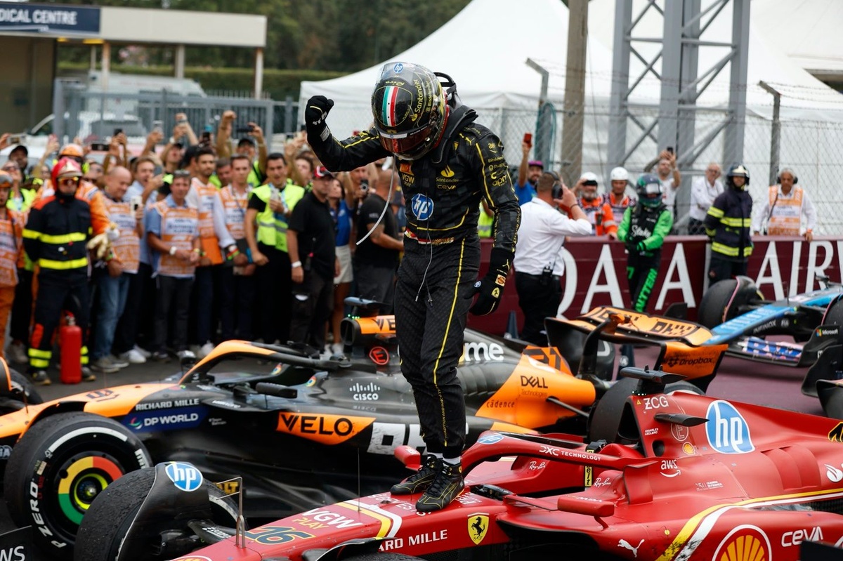 2024年イタリアGP限定 フェラーリ ドライバーズカード　ルクレール　サインツ フェラーリF1、白と黄のラインが印象的なルクレールとサインツの