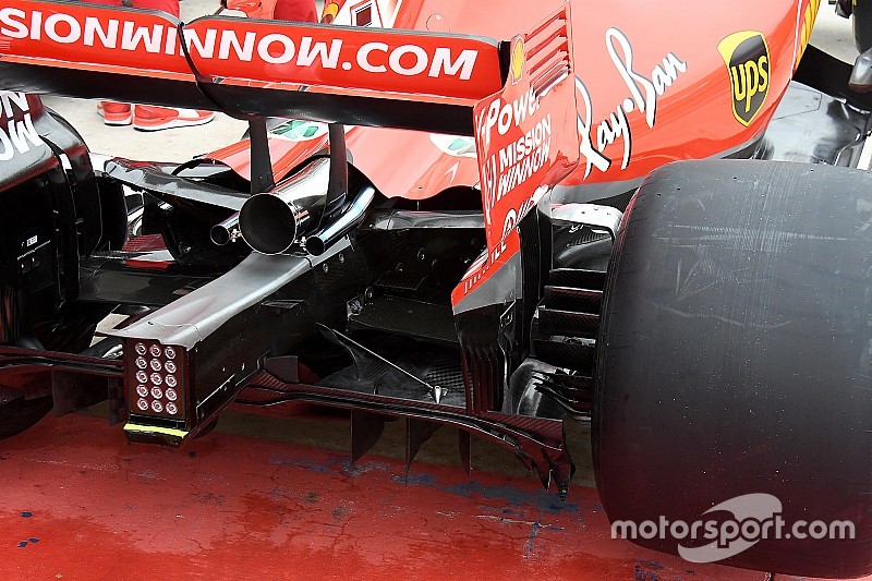Le moteur de la Ferrari a été démarré
