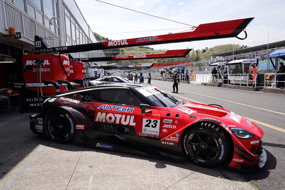 #23 MOTUL AUTECH Z