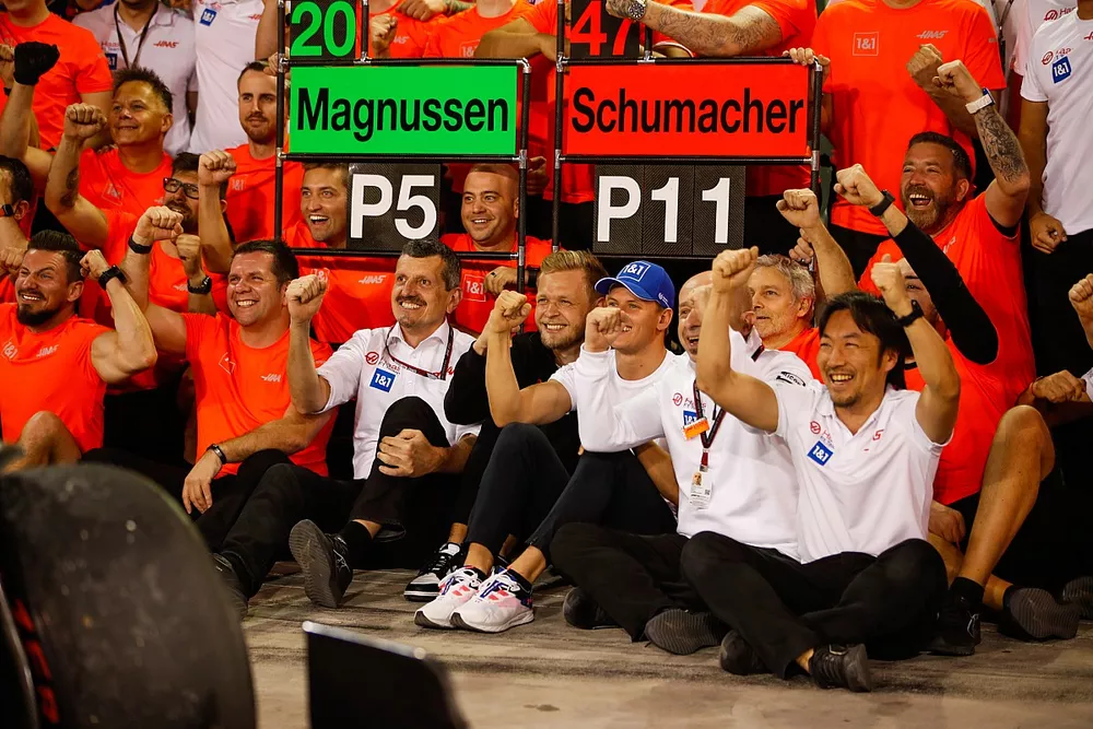 Guenther Steiner, Team Principal, Haas F1, Kevin Magnussen, Haas F1 Team, Mick Schumacher, Haas F1 Team, the Haas team celebrate after the race