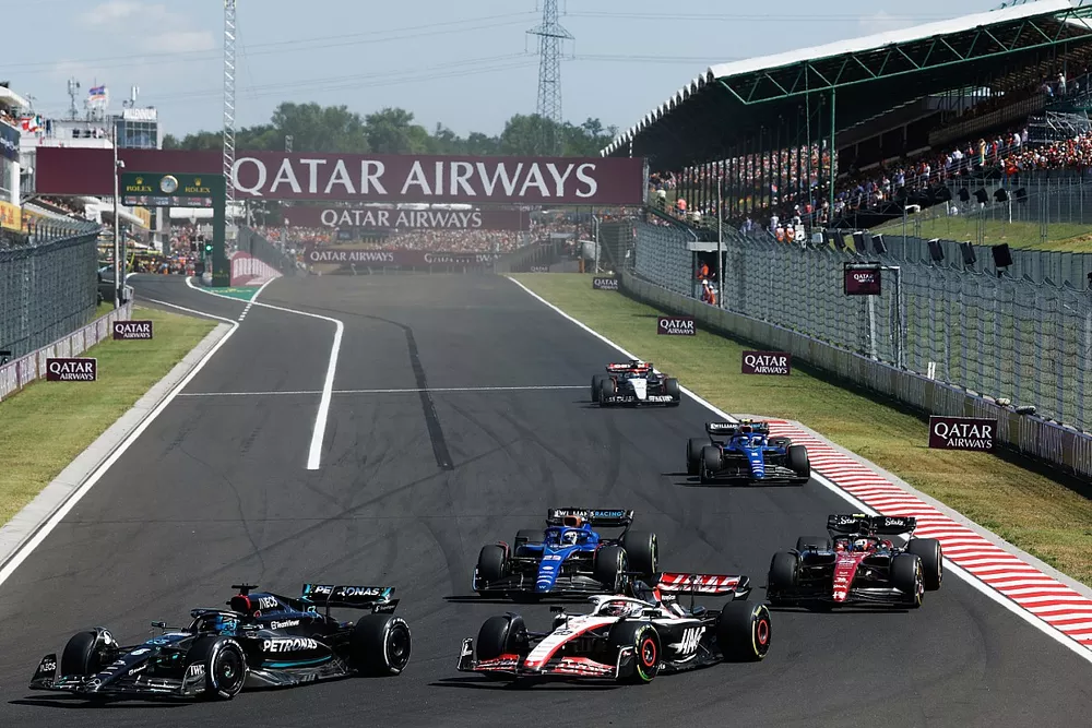George Russell, Mercedes F1 W14, Kevin Magnussen, Haas VF-23, Alex Albon, Williams FW45, Zhou Guanyu, Alfa Romeo C43