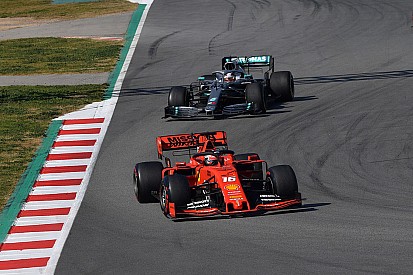 Hamilton: Ferrari podría estar 0.5s delante de Mercedes