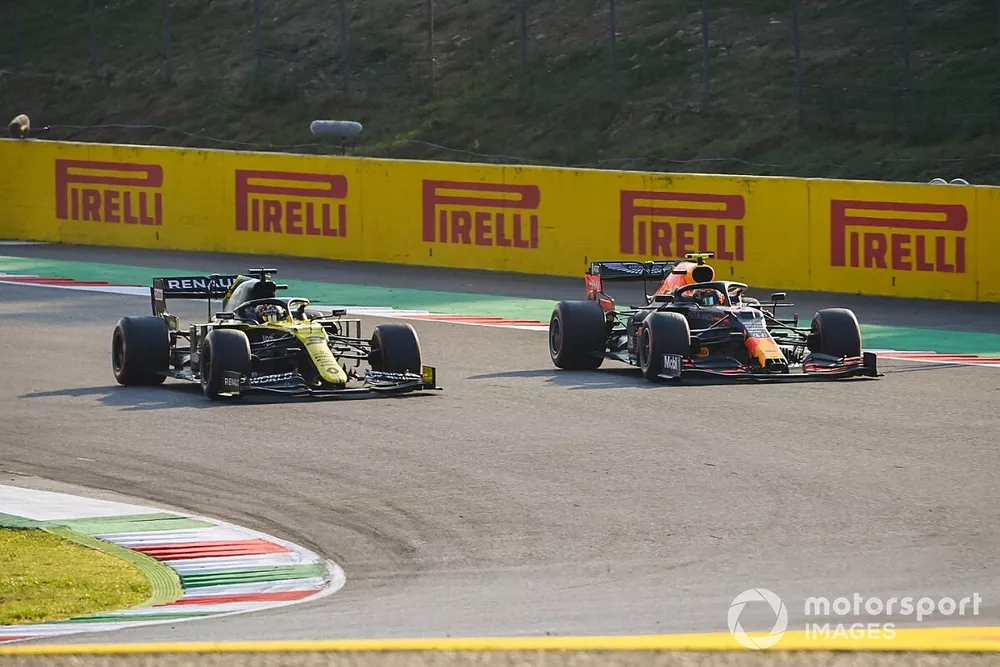 Daniel Ricciardo, Renault F1 Team R.S.20, &agrave; la lutte avec  Alex Albon, Red Bull Racing RB16