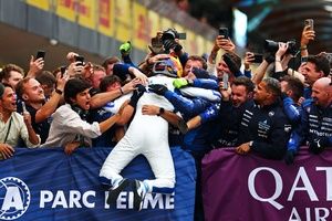 Sainz canta su primer "Smooth operator" con Williams: "El mejor podio de mi carrera"