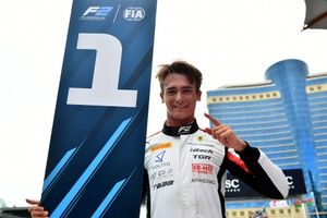 F2 Bakú: Doblete de Hitech con victoria de Beganovic al sprint; KO de Pepe Martí