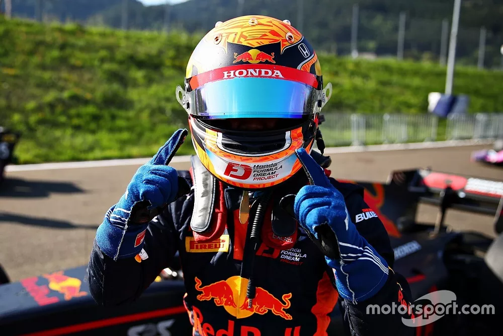 Polesitter Yuki Tsunoda, Carlin