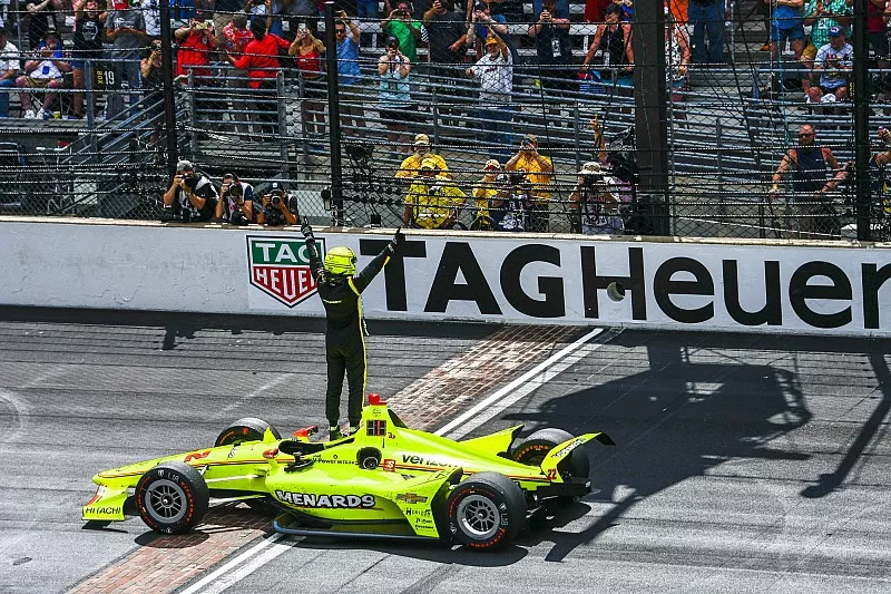 Race winner Simon Pagenaud, Team Penske Chevrolet