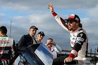 Toyota trabaja para renovar a Alonso