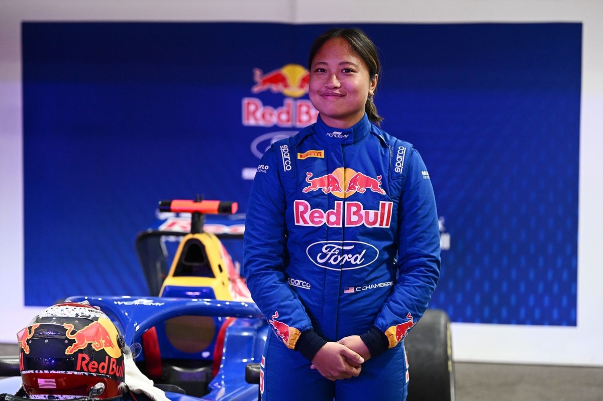 Chloe Chambers has 'no regrets' after F1 Academy third plane finish in 2025