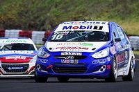 Primera victoria de Pom&eacute;s en el Superturismo