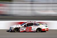 Kenseth y Truex igualan al frente en la primera pr&aacute;ctica de Richmond