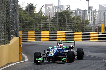 Macau GP: Da Costa grabs provisional pole as crashes mar session