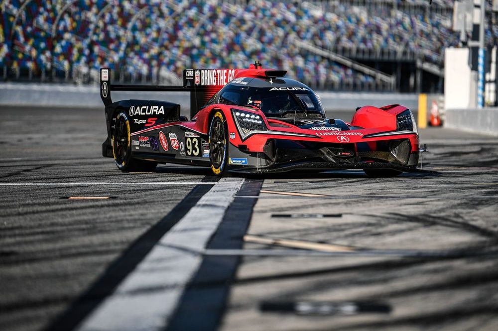 #93 Acura Meyer Shank Racing w/Curb Agajanian Acura ARX-06: Renger van der Zande, Nick Yelloly