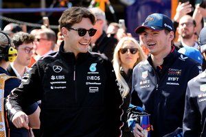 Russell abre la puerta de Mercedes F1 a Verstappen: "Estoy a favor"