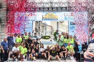 S-CER: 'Cohete' Suárez gana el Rally Rías Baixas y es líder antes del parón