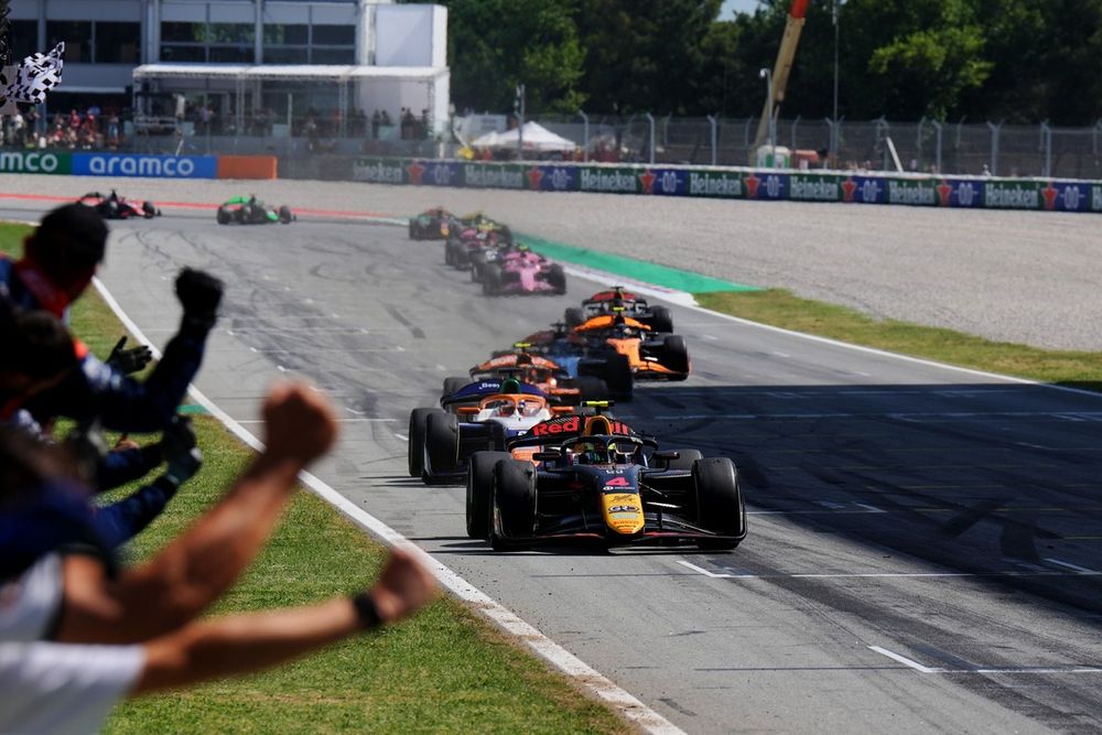 Race winner Lindblad, Campos Racing