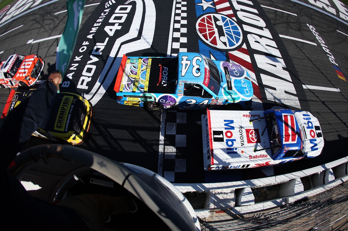 Title favorites wreck as leaders collide in first corner of Roval NASCAR Truck race
